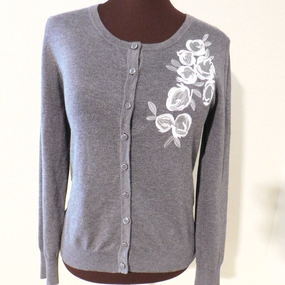 Esperanza Gray Cardigan Sweater With Side Embroidery Button Front Size M